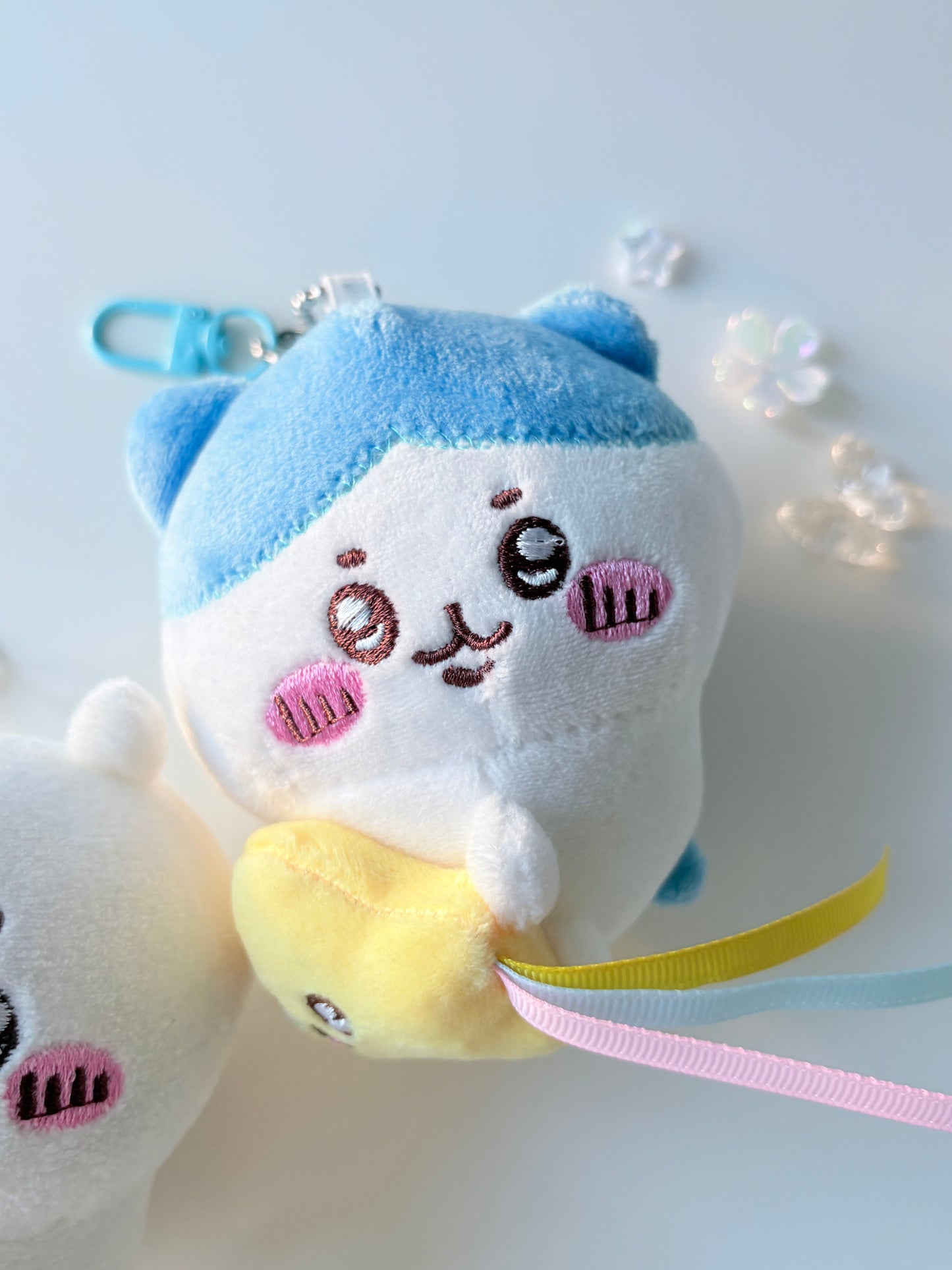 Chiikawa with shooting star plushie keychains